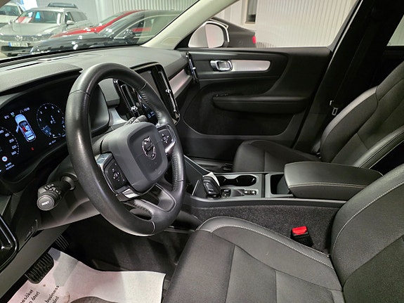 Volvo XC40 6 of 10
