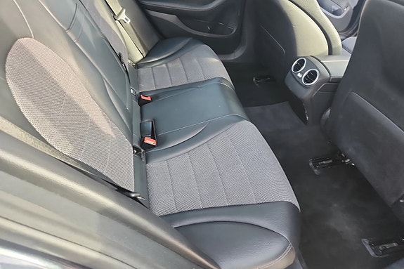 Mercedes-Benz C220 d 11 of 15