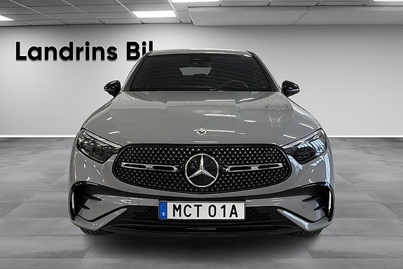 Mercedes-Benz GLC220 d 2 of 5