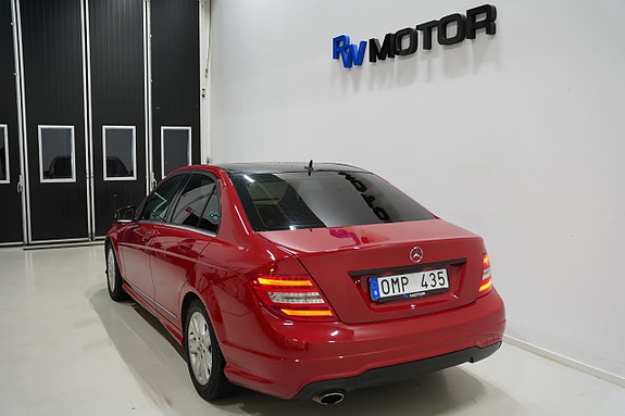 Mercedes-Benz C180 4 of 5