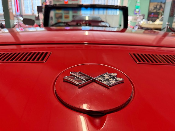 Chevrolet Corvette 7 of 18