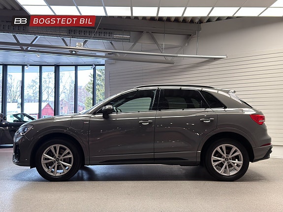 Audi Q3 4 of 5