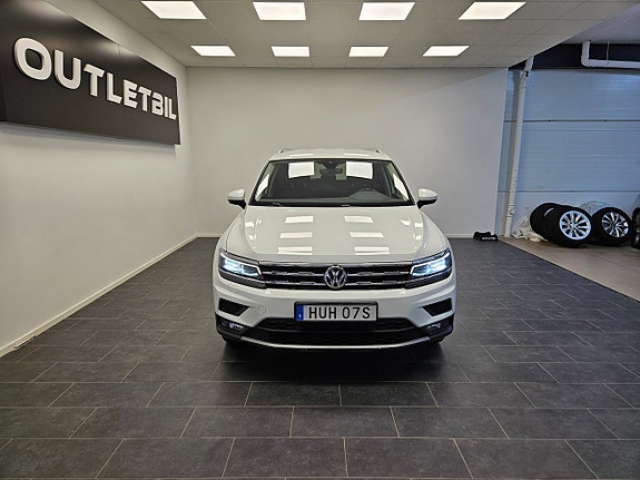 Volkswagen Tiguan Allspace 4 of 5
