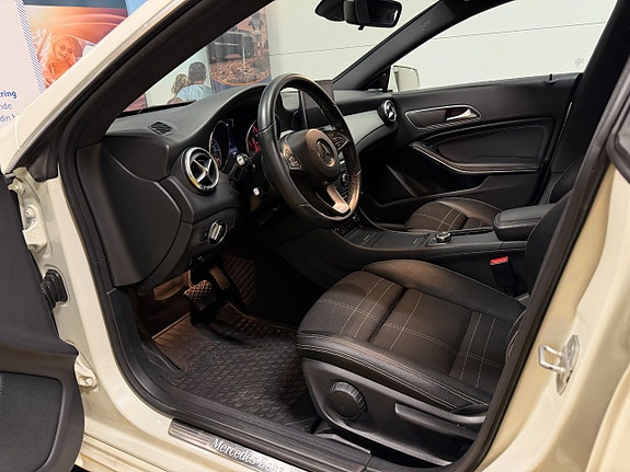 Mercedes-Benz CLA220 d 14 of 27