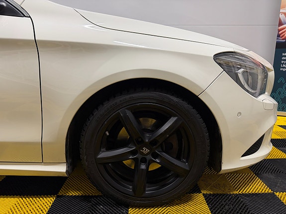 Mercedes-Benz CLA220 d 4 of 5