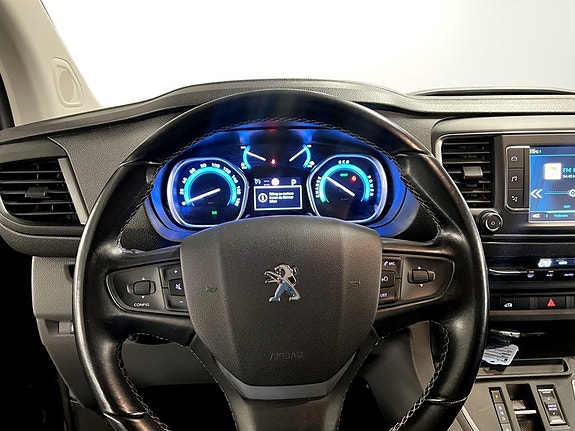 Peugeot e-Expert 9 of 15