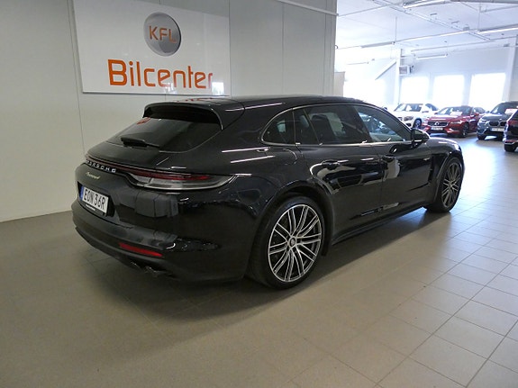 Porsche Panamera 4 5 of 5