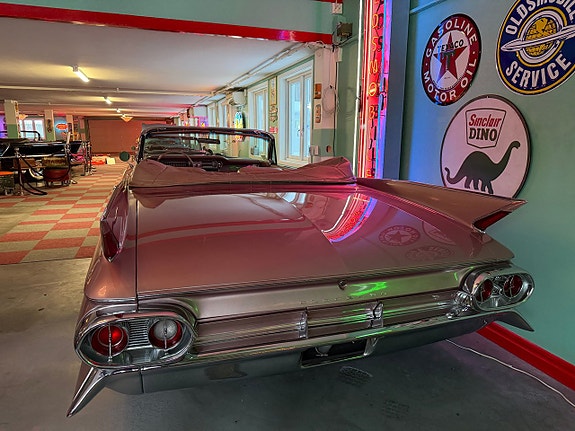 Cadillac Eldorado Biarritz 3 of 22