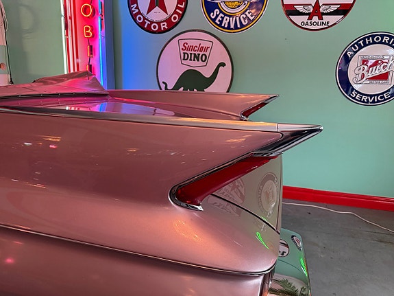 Cadillac Eldorado Biarritz 4 of 22