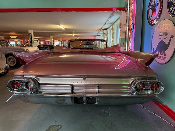 Cadillac Eldorado Biarritz 2 of 22