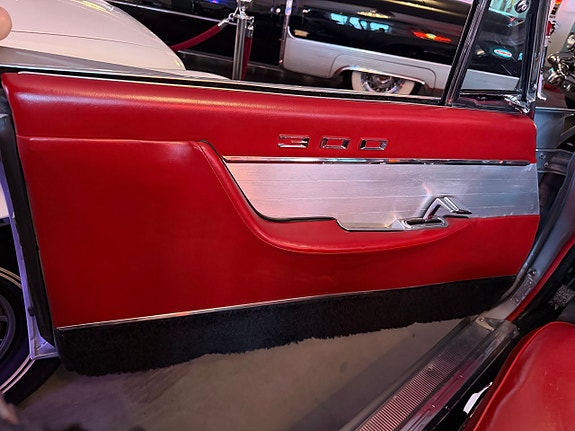 Chrysler 300 10 of 22