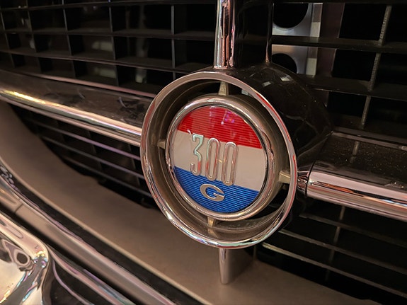 Chrysler 300 4 of 5