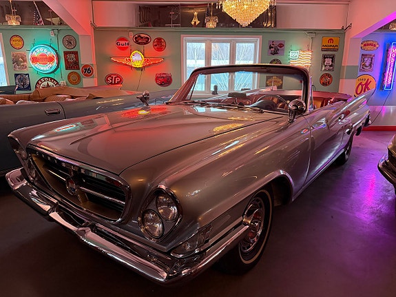 Chrysler 300 2 of 5