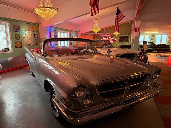 Chrysler 300 3 of 5