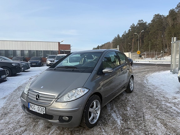 Mercedes-Benz A180