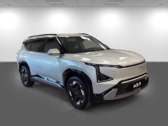 Kia EV5 3 of 18