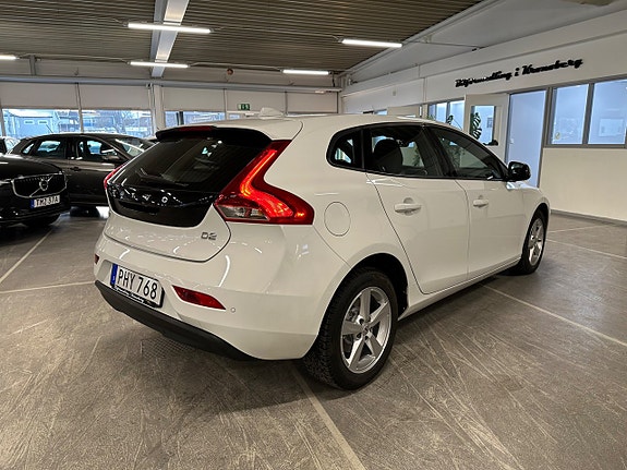 Volvo V40 4 of 15