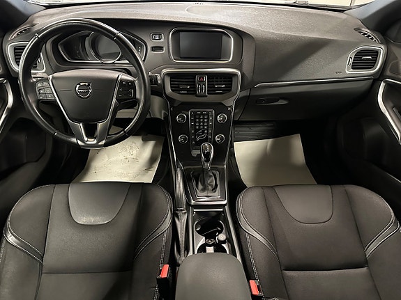 Volvo V40 8 of 15