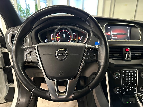 Volvo V40 11 of 15