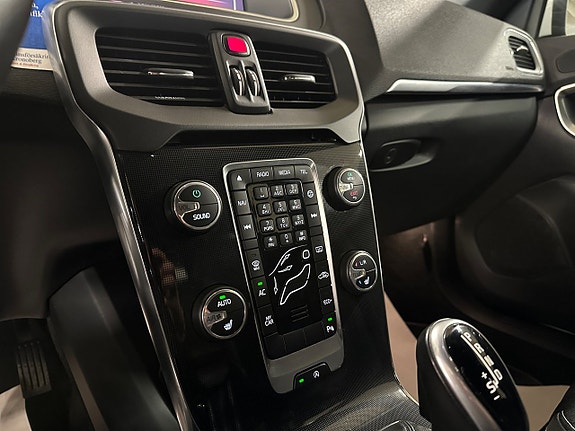 Volvo V40 13 of 15