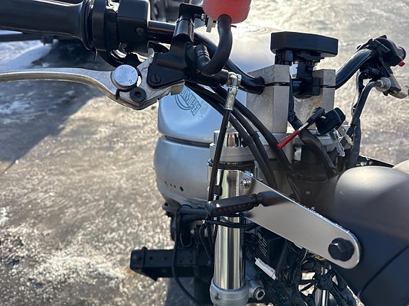 Triumph Sprint St 12 of 22