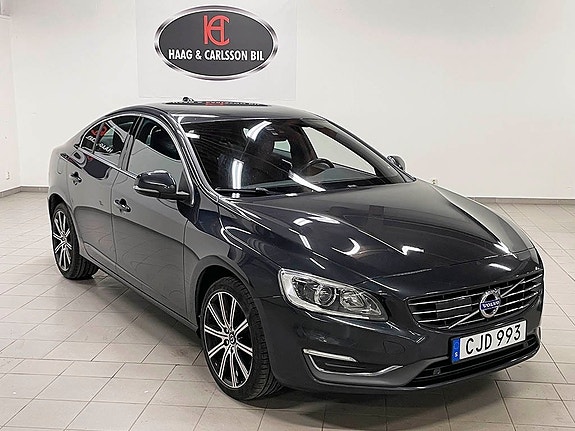 Volvo S60 2 of 5