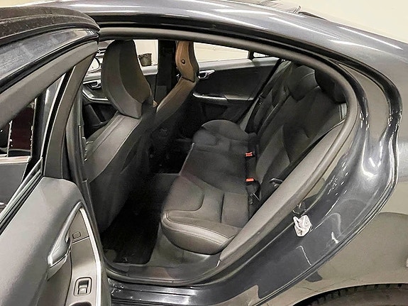 Volvo S60 5 of 5