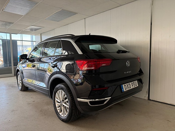 Volkswagen T-Roc 3 of 12