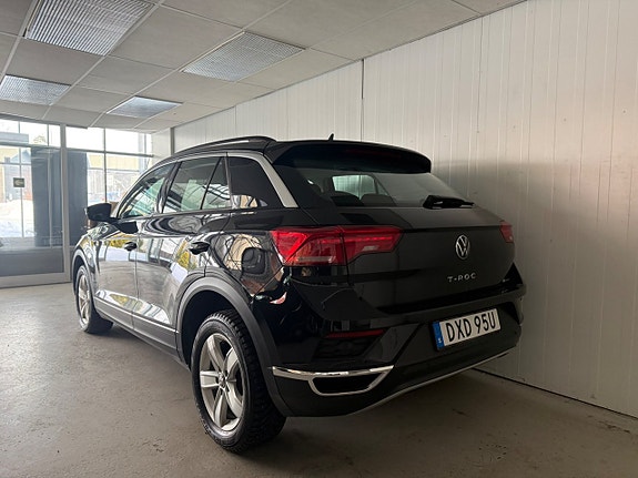 Volkswagen T-Roc 12 of 12