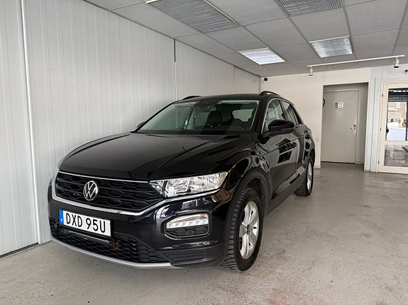 Volkswagen T-Roc 10 of 12