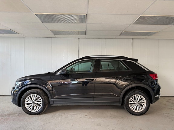 Volkswagen T-Roc 2 of 12