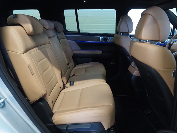 Hyundai Santa Fe 18 of 30