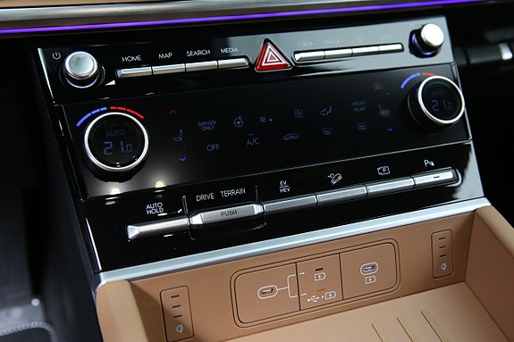 Hyundai Santa Fe 24 of 30