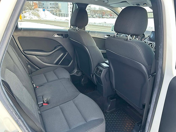 Mercedes-Benz B180 8 of 11