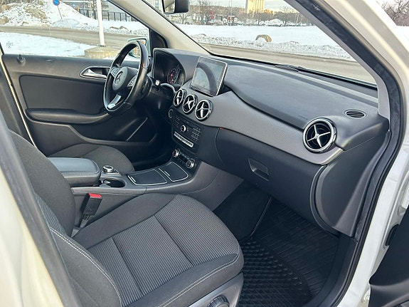 Mercedes-Benz B180 11 of 11