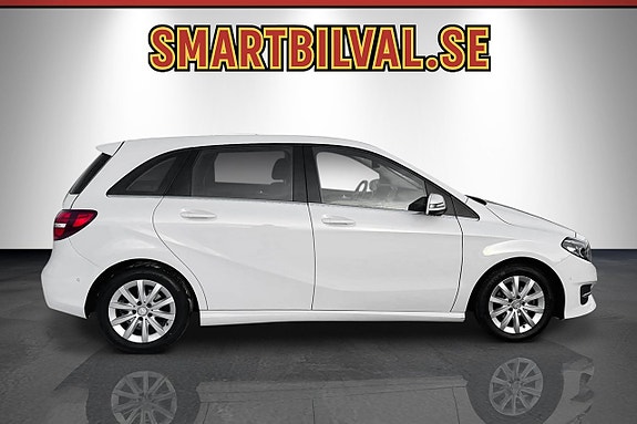 Mercedes-Benz B180 2 of 5