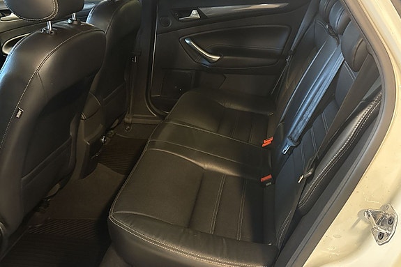 Ford Mondeo 8 of 8