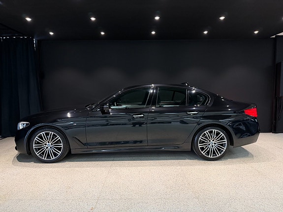 BMW 520d 3 of 5