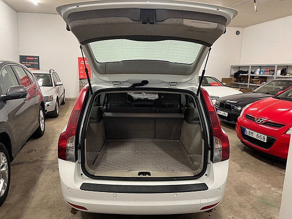 Volvo V50 7 of 11