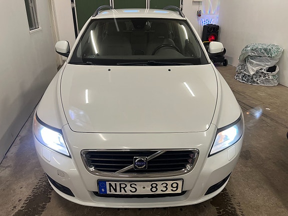 Volvo V50 4 of 11