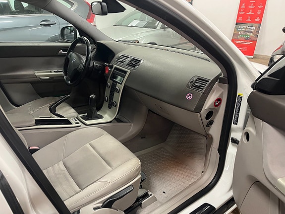 Volvo V50 9 of 11