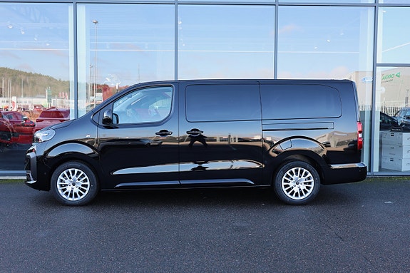 Peugeot Traveller 4 of 5