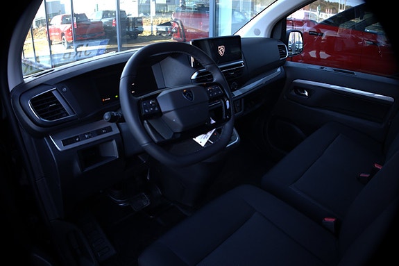 Peugeot Traveller 9 of 16