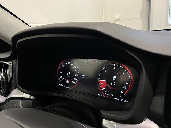Volvo V60 18 of 27