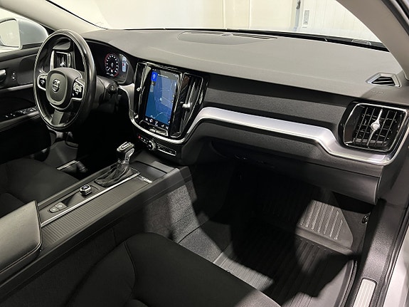 Volvo V60 14 of 27