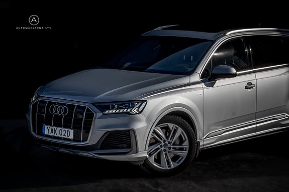 Audi Q7 3 of 5