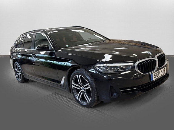 BMW 520d 3 of 5