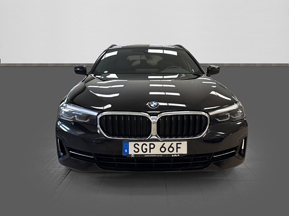 BMW 520d 2 of 5