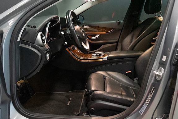 Mercedes-Benz C400 12 of 20