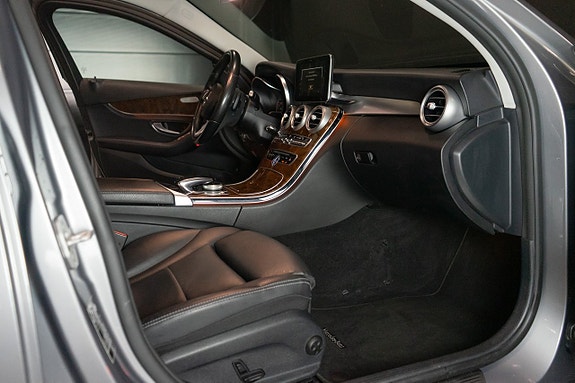 Mercedes-Benz C400 15 of 20